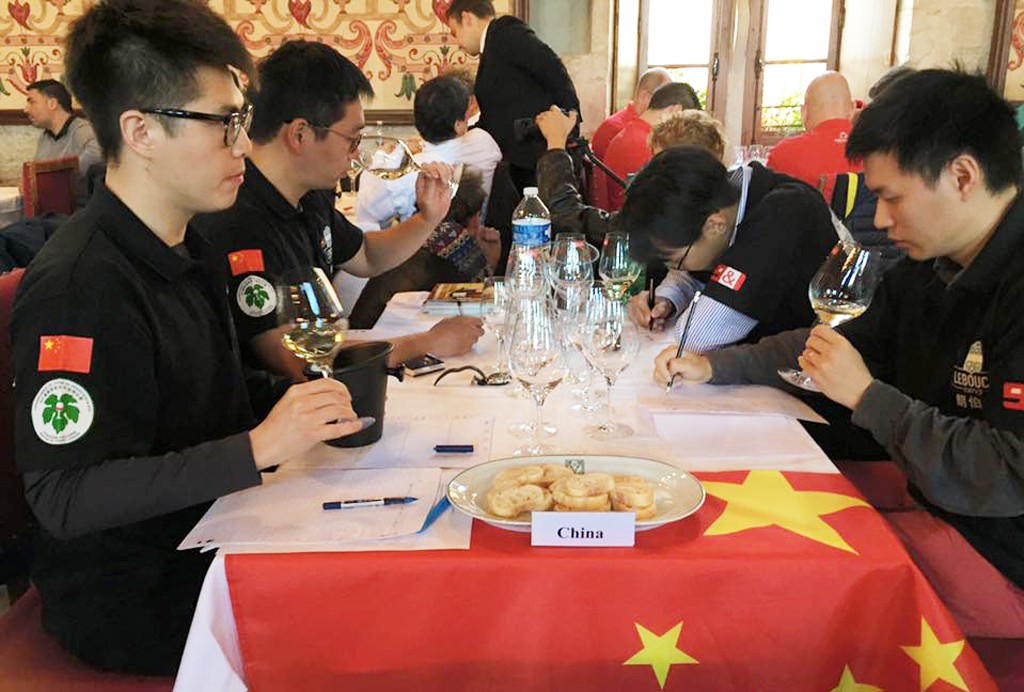 Degustation-equipe-chine-championnat-2017-hebdo-vin-lemaire