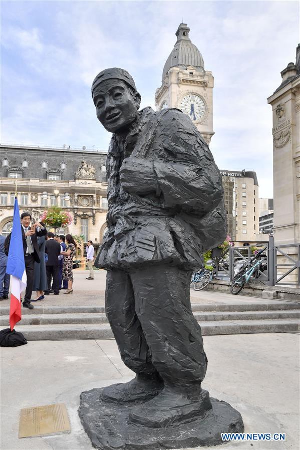 Statue-travailleur-chinois-guerre-lemaire-hebdo-vin-chine