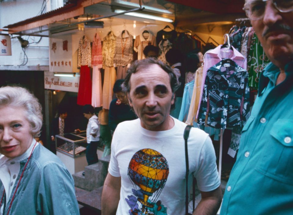 Charles-Aznavour-Hong-Kong-lemaire-hebdo-vin-chine