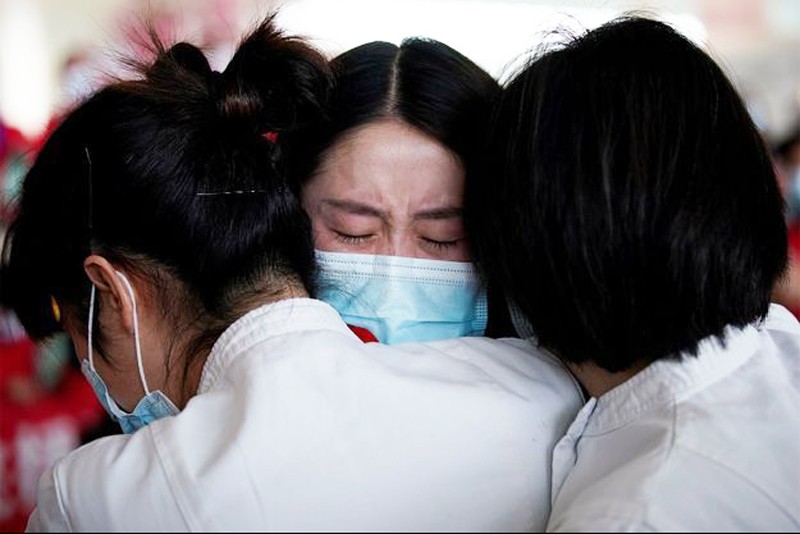 Wuhan-fin-du-confinement-coronavirus-infirmieres-lemaire-hebdo-vin-chine