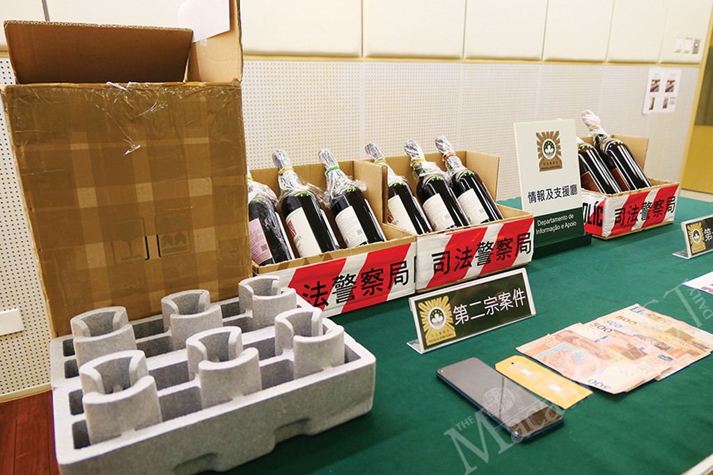 cocaine-macao-vin-bouteille-lemaire-hebdo-chine