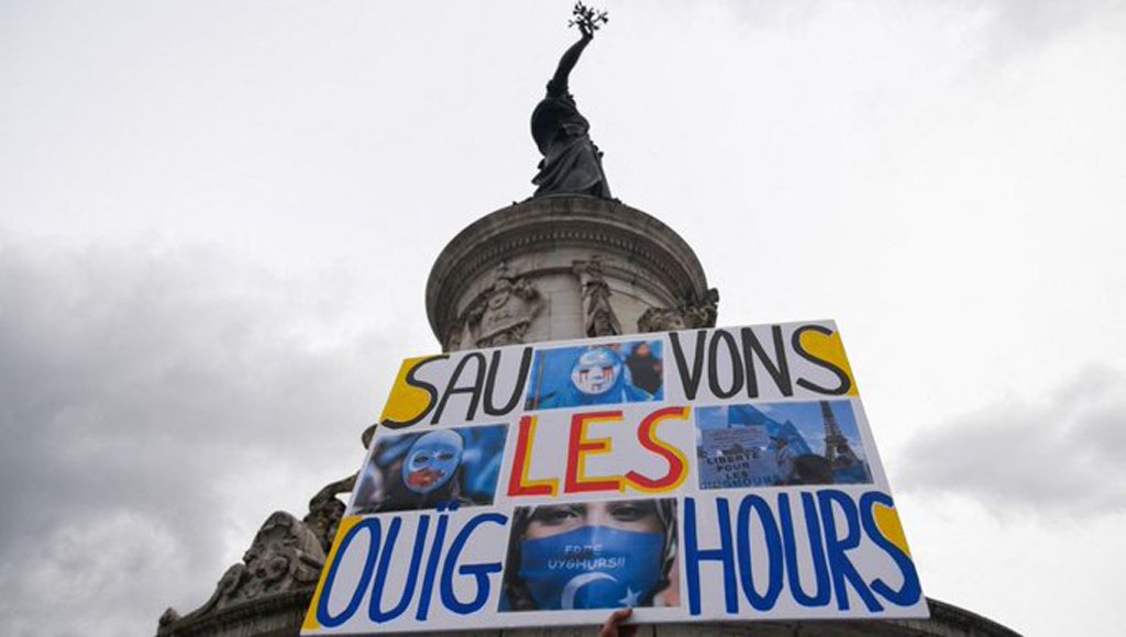 Manifestation-Ouigours-paris-lemaire-hebdo-vin-chine